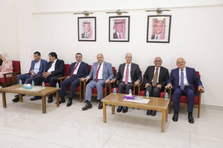 أسرة الجامعة الهاشميّة تتبادل التهاني بمناسبة عيد الأضحى المبارك