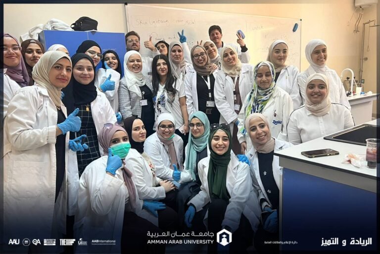 ورشة عمل لصيدلة “عمان العربية” بعنوان “مستحضرات التجميل وطرق تحضيرها”