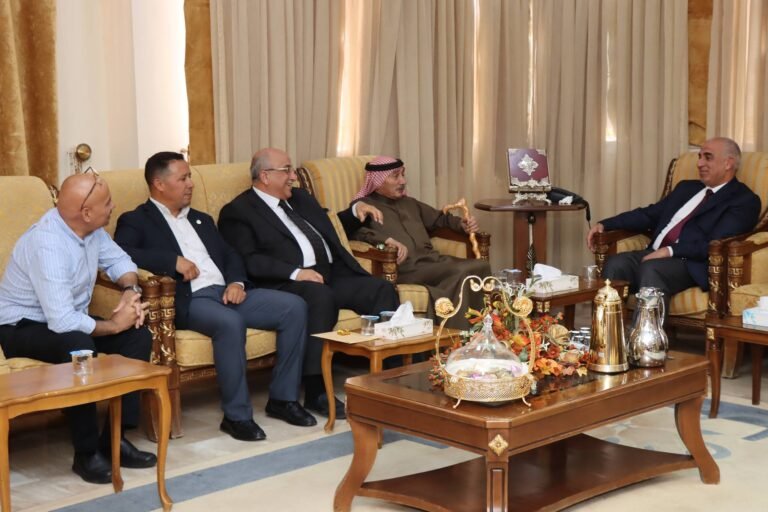 تبادل التهاني بمناسبة عيد الاضحى المبارك في جامعة الحسين بن طلال