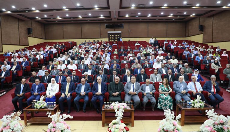 أسرة جامعة الزرقاء تتبادل التهاني بحلول عيد الأضحى المبارك