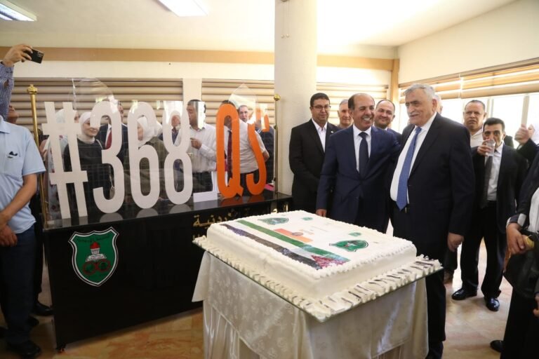 أسرة الجامعة الأردنية تتبادل التهاني بمناسبة عيد الأضحى المبارك