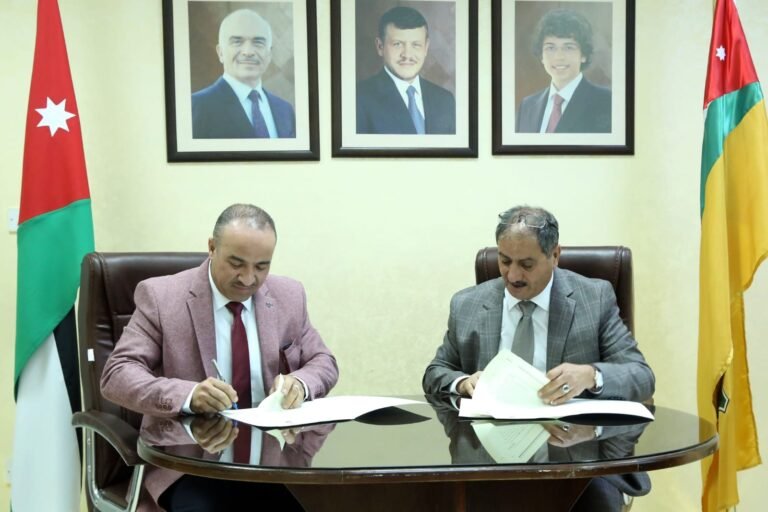 الجامعة الأردنية وشركة نتاج المعرفة المتزامنة للبحث العلمي تبرمان مذكرة تفاهم
