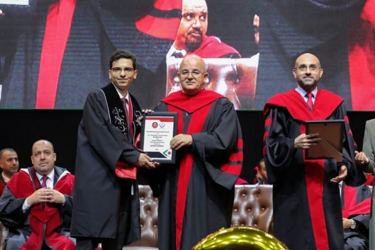 الجامعة الهاشميّة تُكَرِم المتفوقين بحثيًا وأكاديميًّا من خريجي كلية الطب