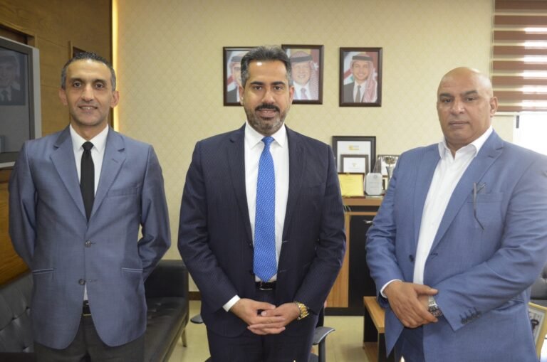 اتفاقية تعاون بين عمان الأهلية ومركز الفائزون الرياضي