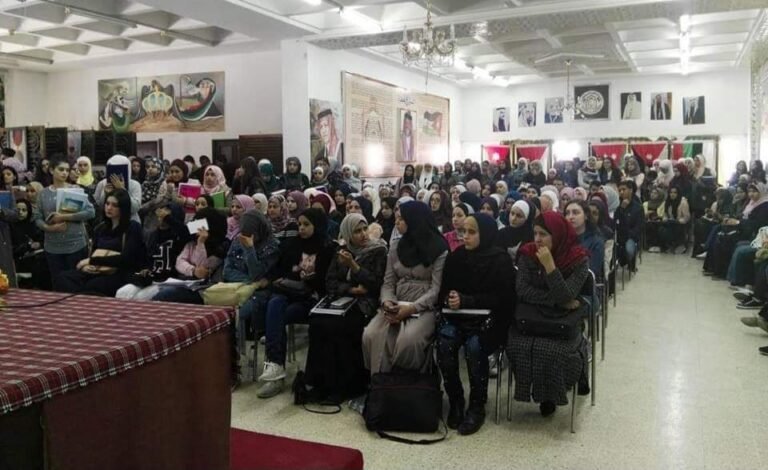 المرشحة أمل المواصلة الدعجة تلتقي مجموعة من طلبة الجامعات الأردنية من أبناء الدائرة الأولى