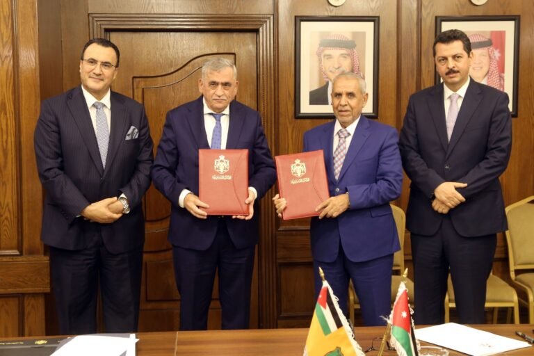 الجامعة الأردنية والمحكمة الدستورية توقعان مذكرة تفاهم لتعزيز التعاون الثنائي