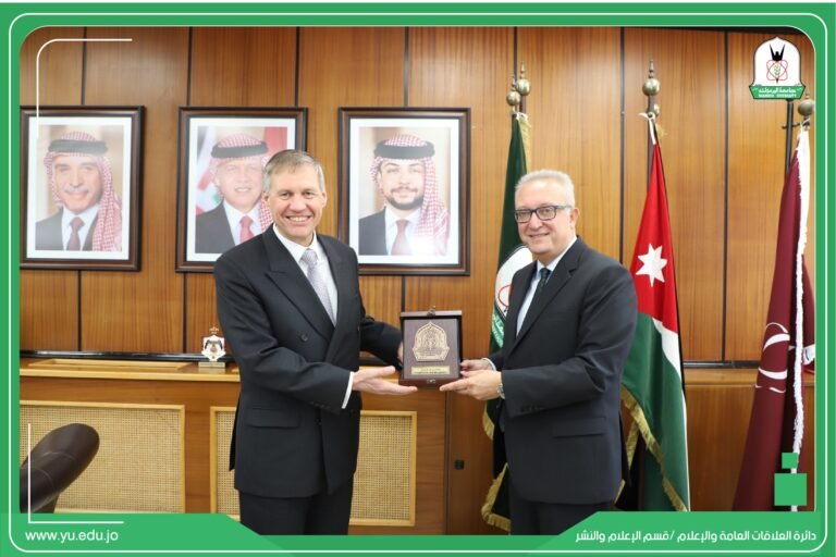 مسّاد والسفير البريطاني في عمّان يبحثان تعزيز التعاون بين “اليرموك” والجامعات البريطانية