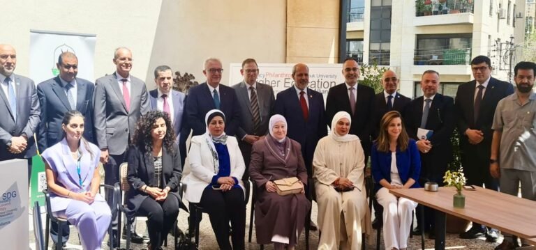 المفوضية وجامعة العلوم التطبيقية الخاصة تتعاونان لتعزيز وصول اللاجئين إلى التعليم العالي