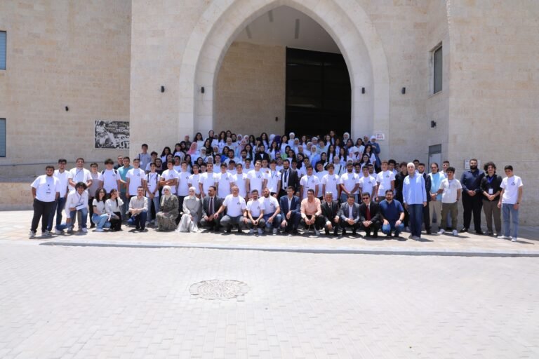 العلوم التطبيقية تختتم مبادرة الجامعة المصغرة وتعلن أسماء الفائزين