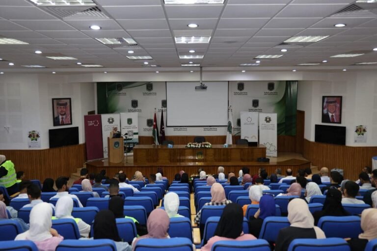 جلسة تعريفية بجائزة الحسين بن عبد الله للعمل التطوعي في جامعة عجلون الوطنية