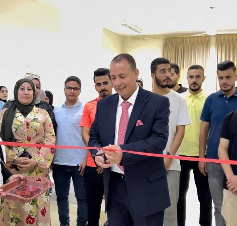 معرض كتب مميز في جامعة جدارا بمناسبة اليوبيل الفضي لجلالة الملك