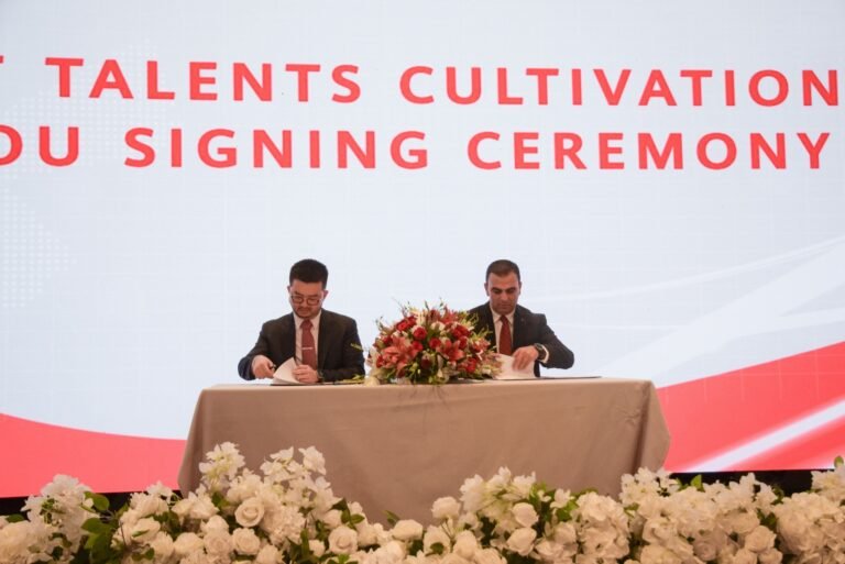 الجامعة الهاشمية وﺸﺮﻛﺔ ﻫﻮﺍﻭﻱ توقعان مذكرة تفاهم لعقد ﺑﺮﺍﻣﺞ ﺗﺪﺭﻳﺒﻴﺔ ﻭﺷﻬﺎﺩﺍﺕ ﺩﻭﻟﻴﺔ