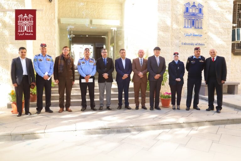 جامعة البترا والشرطة المجتمعية تنظمان ندوة عن أضرار المخدرات