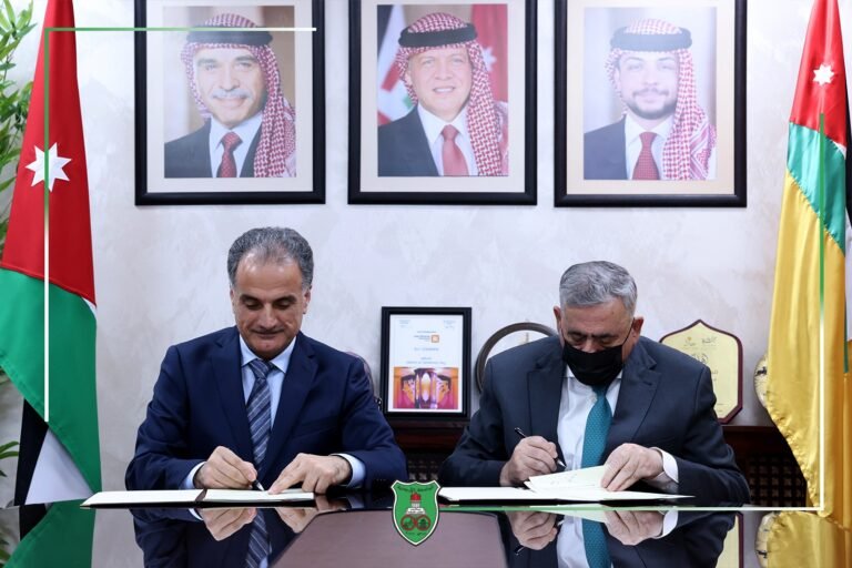 “الأردنيّةُ” وجامعةُ سكاريا التّركيّةِ توقّعانِ مذكّرةَ تفاهمٍ لتعزيزِ التّعاونِ الأكاديميِّ والثّقافيّ