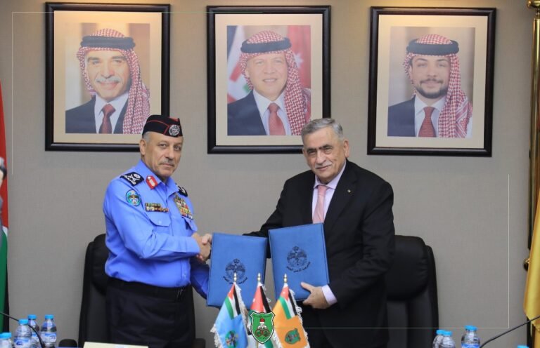 “الأردنيّة” ومديريّةُ الأمنِ العامّ ترسّخانِ لمفهومِ الأمنِ والسّلمِ المجتمعيِّ عبرَ مذكّرةِ تعاونٍ مُشترَك