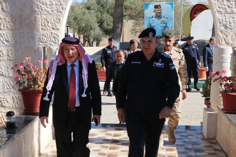 رئيس جامعة مؤتة يزور كلية العلوم الشرطية ويشيد بانجازاتها