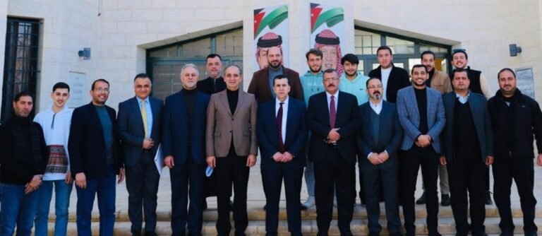 رئيس جامعة البلقاء التطبيقية يزور كلية معان الجامعية