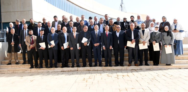 جامعة العلوم والتكنولوجيا تسلم شهادات إدارة الجودة العالمية ISO 9001:2015