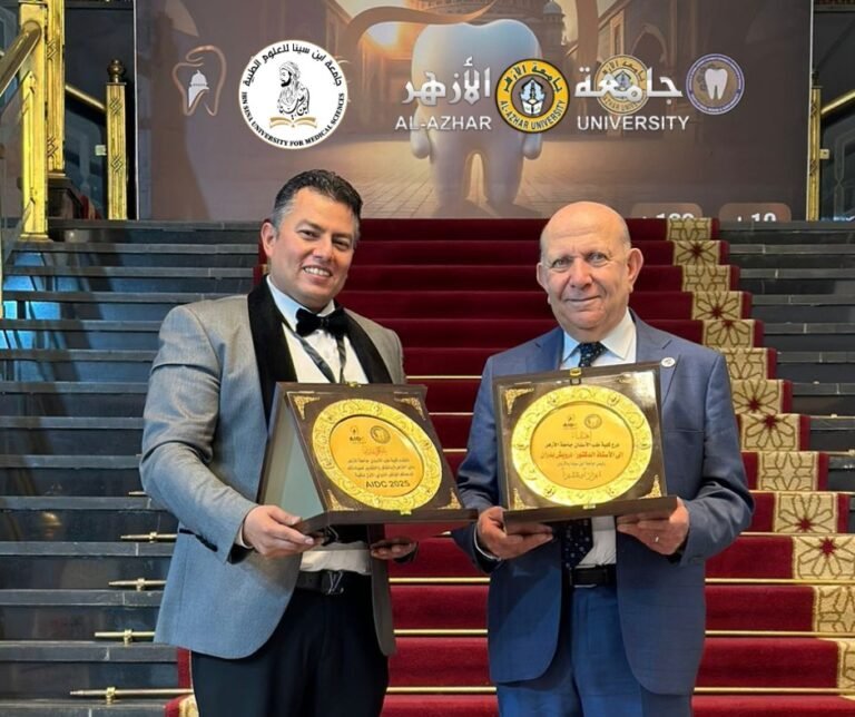 رئيس جامعة ابن سينا للعلوم الطبية يُكرّم في مؤتمر الأزهر الدولي لطب الأسنان