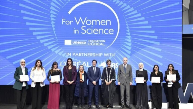 تكريم عميدة كلية الصيدلة بجامعة الزرقاء بجائزة لوريال – اليونسكو “من أجل المرأة في العلم”