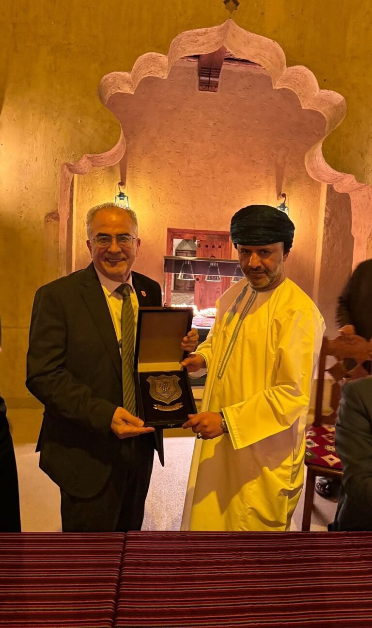 عمان الأهلية تشارك بإجتماع اتحاد الجامعات العربية وتُكرّم رئيس جامعة السلطان قابوس