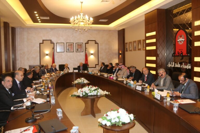 وفد من نواب وأعيان الكرك يزور جامعة مؤتة لبحث سبل دعمها وتطوير خدماتها