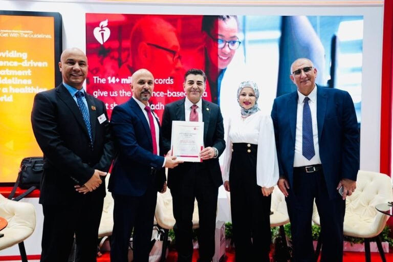 اعتماد جامعة العلوم والتكنولوجيا “مركز دولي للتدريب على الإنعاش القلبي الرئوي” من جمعية القلب الأمريكية (AHA)