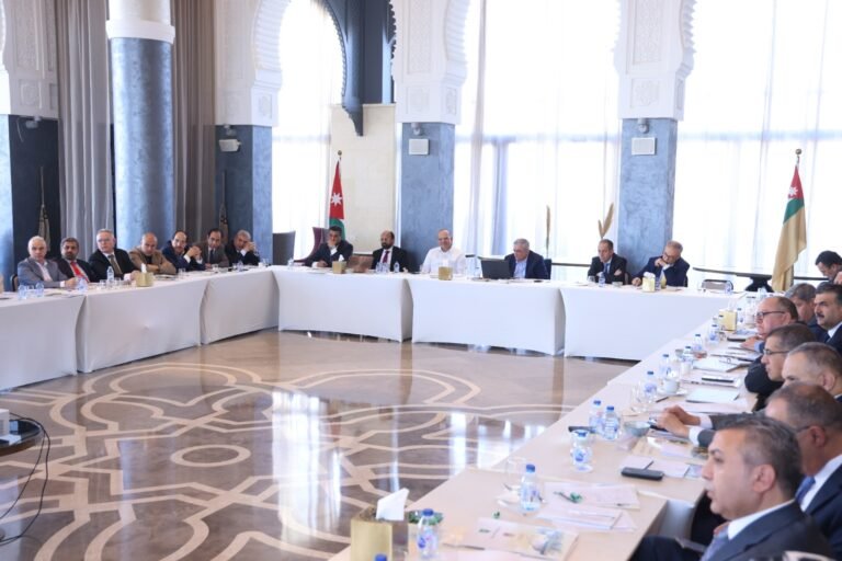 خلوة لعمداء ومدراء “الأردنية” لاستشراف مستقبل الجامعة ومواجهة تحديات التعليم العالمية وترسم خارطة طريق لتحقيق التميز الأكاديمي والإداري