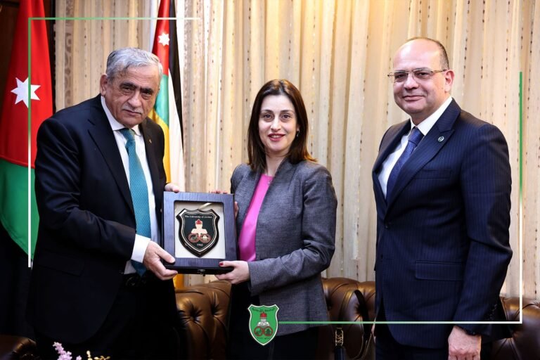 الجامعة الأردنية تبحث سبل التعاون الأكاديمي مع السفارة اليونانية