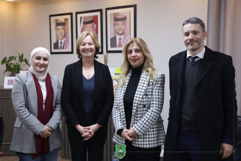 بحث التعاون بين الجامعة الأردنية و” المجلس الأعلى للبحث والتقييم والتعليم العالي” الفرنسي