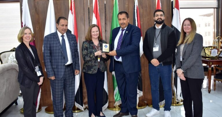 وفد كندي يبحث آفاق التعاون مع جامعة جدارا لدعم حراك العمالة الأردنية إلى كندا