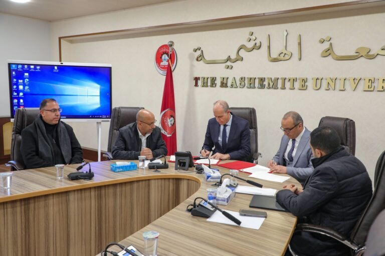 الجامعة الهاشمية ومؤسسة الملك الحسين يشرعان في تنفيذ مشروع “تعزيز دور الشباب في تنمية المجتمعات”