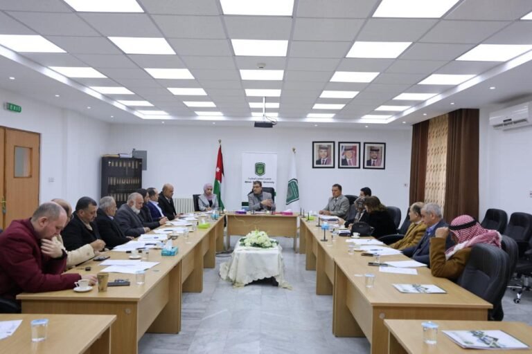 الهناندة يترأس الإجتماع الأول لمجلس جامعة عجلون الوطنية بتشكيلته الجديدة