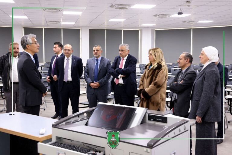 عبيدات والسفير الكوري يفتتحان قاعاتٍ تدريسيةً ذكيةً بتقنيّات تعليميّة تفاعليّة محفِّزة للطلبة