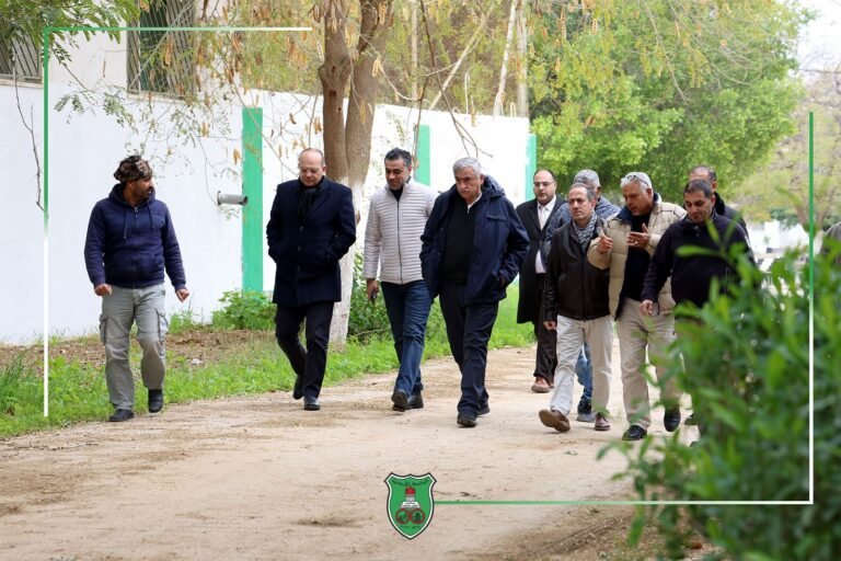 عبيدات ينفّذ جولةً تفقديّةً لمحطّة البحوث الزراعيّة في الأغوار