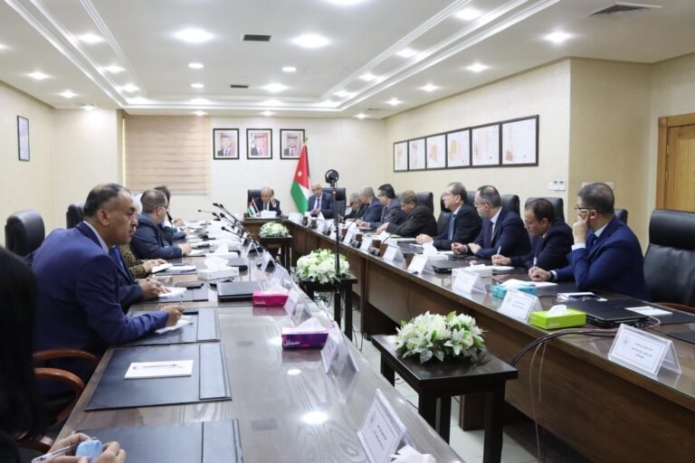 وزير التعليم العالي والبحث العلمي محافظة يلتقي رؤساء الجامعات الأردنية الخاصة