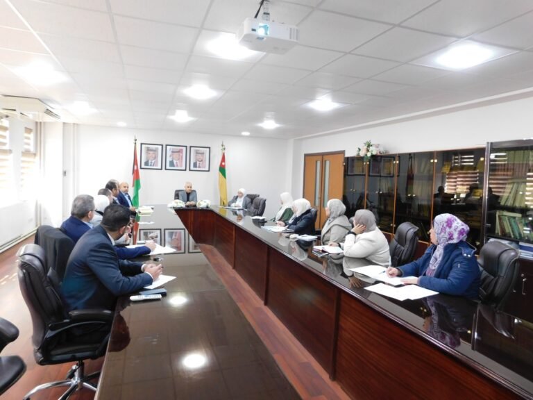الجامعة الأردنيّة تعقد لقاءً تنسيقيًّا مع وحدات ودوائر الجامعة لدعمِ الاعتمادِ الدّوليّ لبرنامج الدّبلوم العالي لإعداد المعلّمين