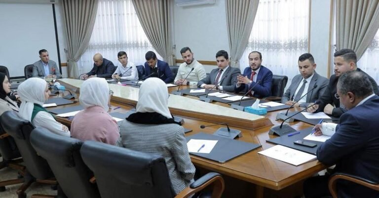 وفد طلابي من جامعة جرش يلتقي النائب الأول لرئيس مجلس النواب