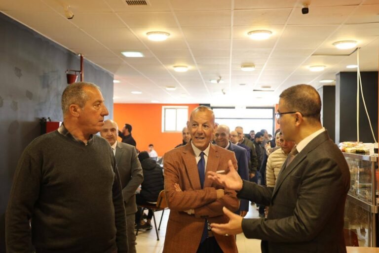 افتتاح كافتيريا جامعة عجلون الوطنية بحلّتها الجديدة