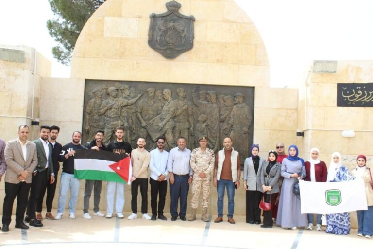 طلبة جامعة عجلون الوطنية يحيون ذكرى الكرامة بزيارة صرح الشهيد: وفاء لتضحيات الشهداء واعتزاز بالإرث الهاشمي