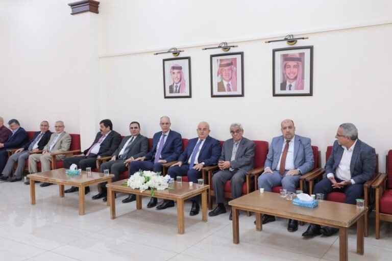 أسرة الجامعة الهاشمية تتبادل التهاني بمناسبة عيد الفطر السعيد