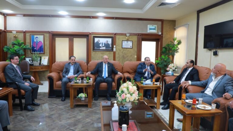 جامعة الزرقاء تعقد محاضرة حول “مكافحة الفساد ومعايير النزاهة الوطنية”