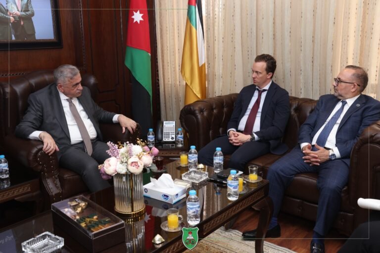 جلسة حوارية حول الذكاء الاصطناعي الفيزيائي والأنظمة الذاتية في الجامعة الاردنية