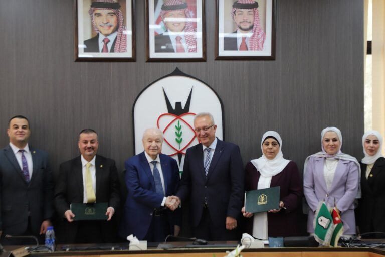 أبو غزالة في حواره مع طلبة “اليرموك”: المستقبل القادم لتقنيات المعرفة