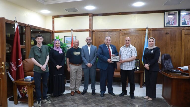 جامعة الزرقاء تنظم ورشة عمل بعنوان “الابتكار الاجتماعي والثقافة المالية”