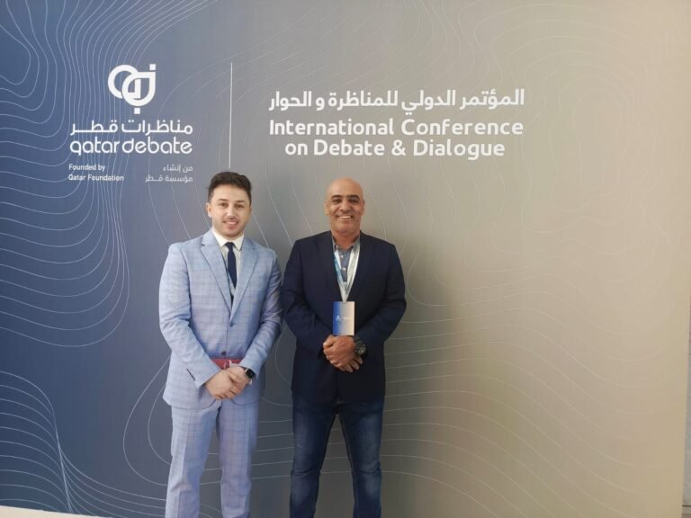 عمر عبيدات يمثل الجامعة الأردنية في مؤتمر دولي للحوار والمناظرة في قطر