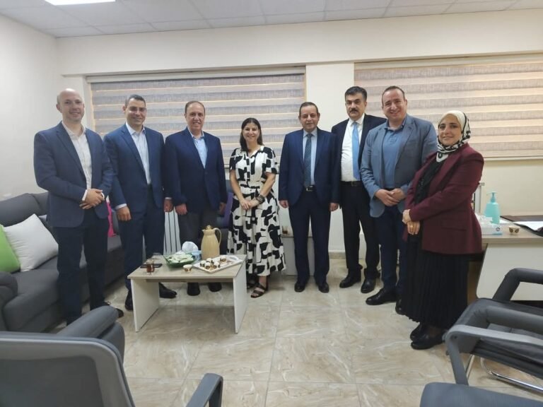 كلّيّة الطّب في الجامعةِ الأردنيّة تستقبلُ الأساتذة الفخريّين ضمن فعاليات الملتقى السنوي الثاني