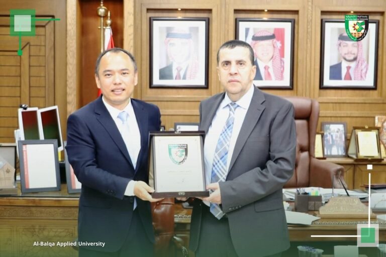 المستشار الثقافي الصيني يزور جامعة البلقاء التطبيقية