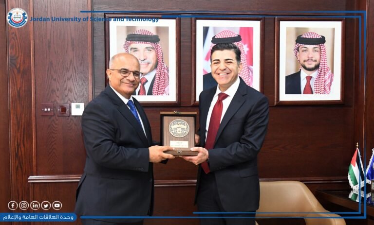 جامعة العلوم والتكنولوجيا ونقابة الصحفيين تبحثان سُبل التعاون