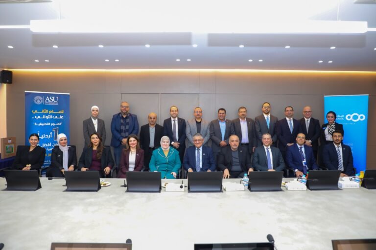 العلوم التطبيقية والبنك العربي يوقعان اتفاقية تعاون لإصدار البطاقة الجامعية الذكية